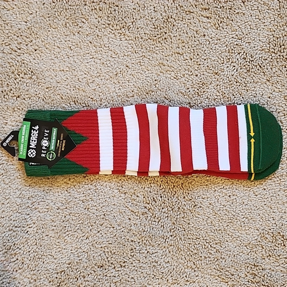 MERGE4 Holly Jolly Repreve - Medium Crew Socks